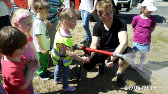 Odwiedziny u strażaków (zdjęcia)