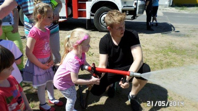 Odwiedziny u strażaków (zdjęcia)