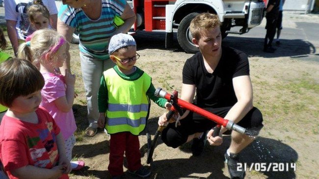 Odwiedziny u strażaków (zdjęcia)