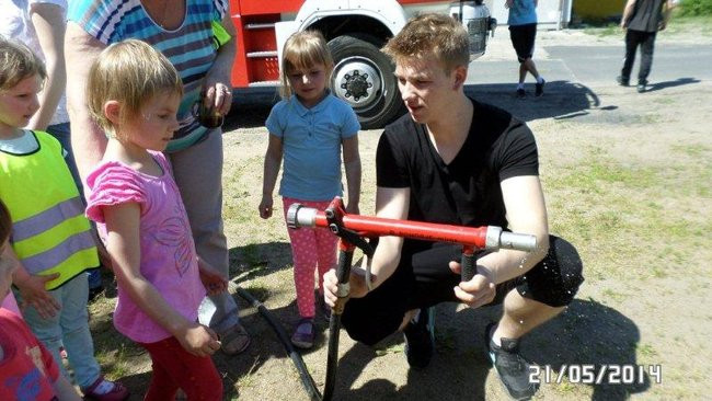 Odwiedziny u strażaków (zdjęcia)