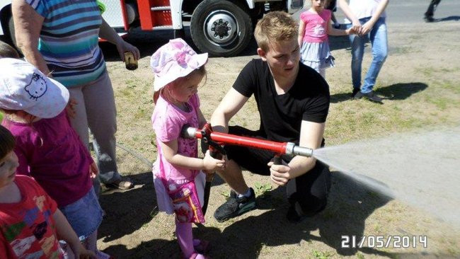 Odwiedziny u strażaków (zdjęcia)