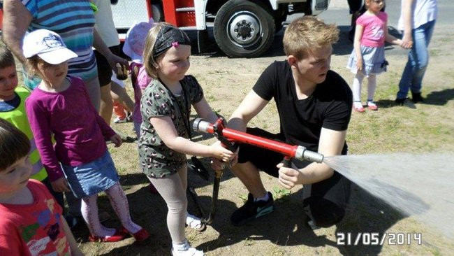 Odwiedziny u strażaków (zdjęcia)