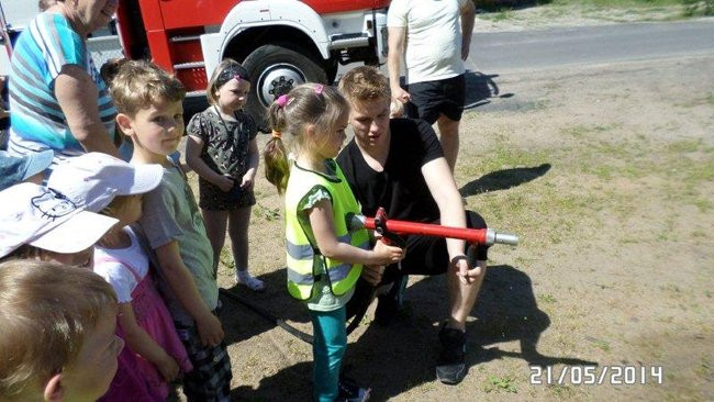 Odwiedziny u strażaków (zdjęcia)