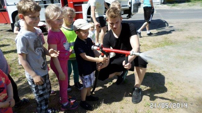 Odwiedziny u strażaków (zdjęcia)