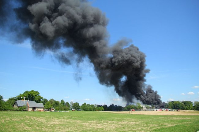 Milion złotych strat po pożarze w Miąskowie (zdjęcia)