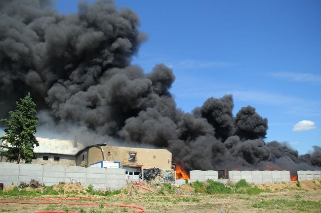 Milion złotych strat po pożarze w Miąskowie (zdjęcia)