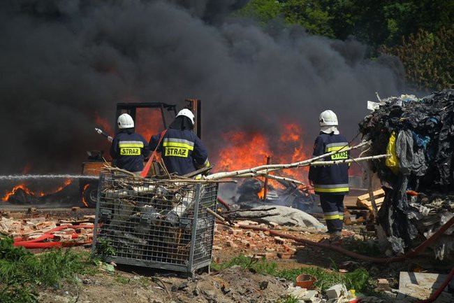 Milion złotych strat po pożarze w Miąskowie (zdjęcia)