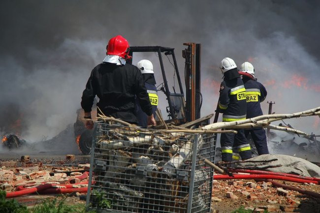 Milion złotych strat po pożarze w Miąskowie (zdjęcia)