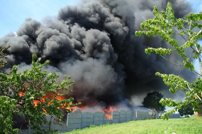 Milion złotych strat po pożarze w Miąskowie (zdjęcia)