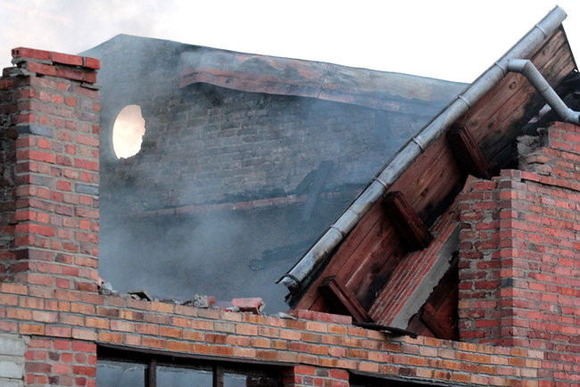 Pożar budynków gospodarczych w Mórkowie (zdjęcia)