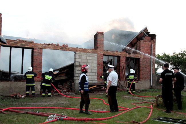 Pożar budynków gospodarczych w Mórkowie (zdjęcia)