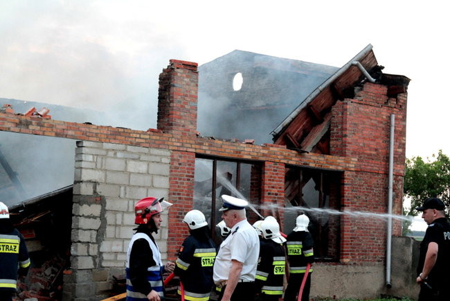 Pożar budynków gospodarczych w Mórkowie (zdjęcia)