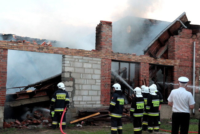 Pożar budynków gospodarczych w Mórkowie (zdjęcia)