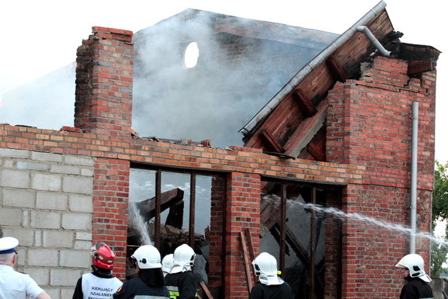 Pożar budynków gospodarczych w Mórkowie (zdjęcia)
