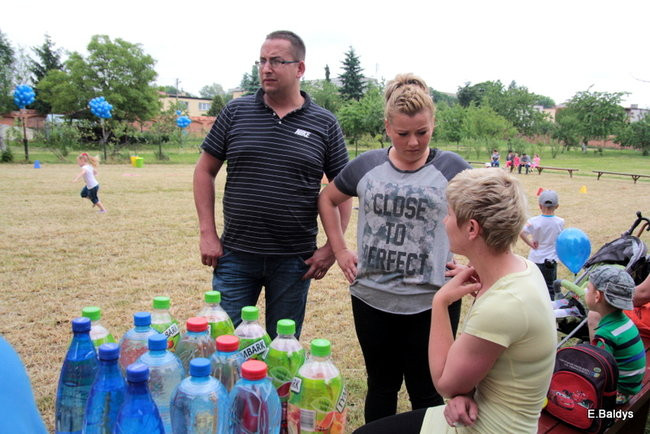Bawili się w klasztornym ogrodzie (zdjęcia)