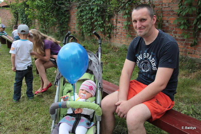 Bawili się w klasztornym ogrodzie (zdjęcia)