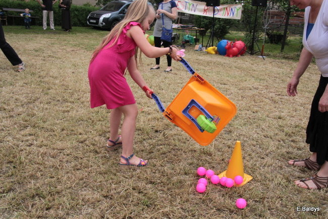 Bawili się w klasztornym ogrodzie (zdjęcia)