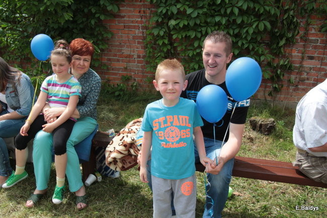 Bawili się w klasztornym ogrodzie (zdjęcia)