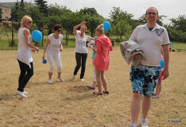 Bawili się w klasztornym ogrodzie (zdjęcia)