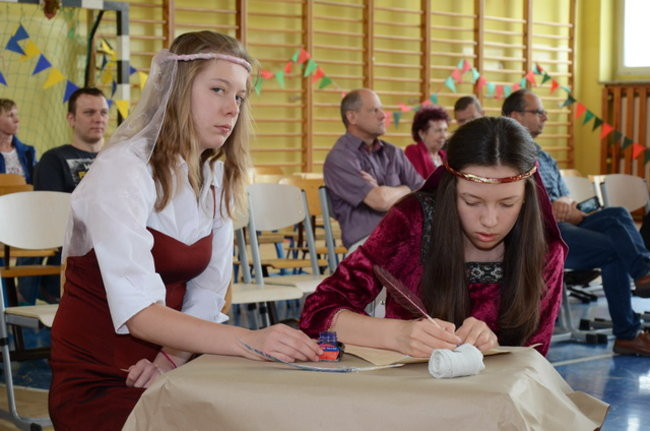 Rycerscy gimnazjaliści (zdjęcia)