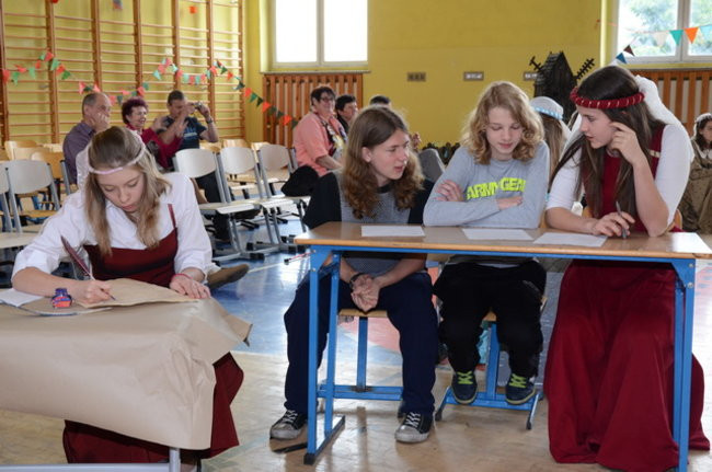 Rycerscy gimnazjaliści (zdjęcia)