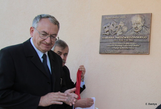 Twórca teatru upamiętniony (zdjęcia)