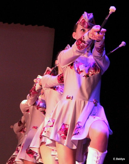 100 mażoretek na jednej scenie (zdjęcia)