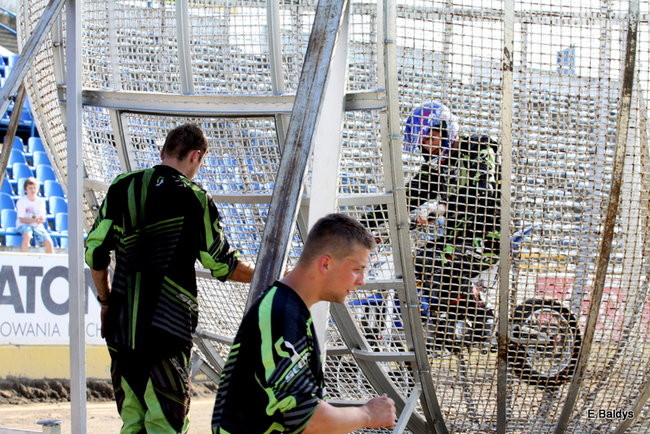 Bez litości dla sprzętu (zdjęcia)