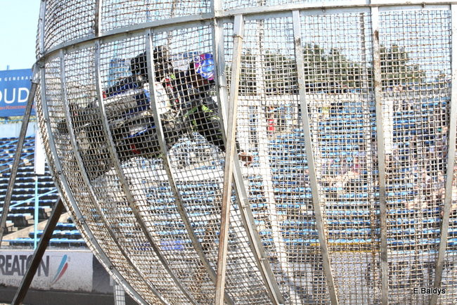 Bez litości dla sprzętu (zdjęcia)