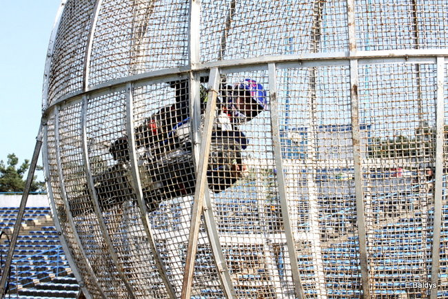 Bez litości dla sprzętu (zdjęcia)