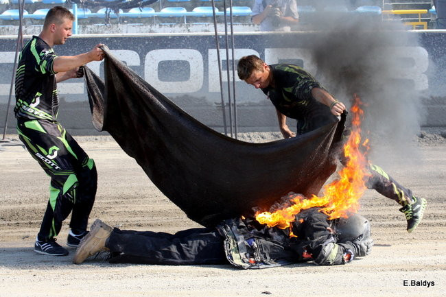 Bez litości dla sprzętu (zdjęcia)