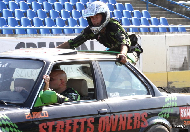 Bez litości dla sprzętu (zdjęcia)