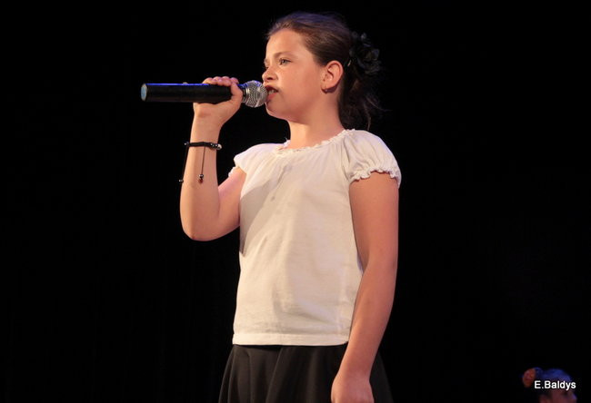 100 mażoretek na jednej scenie (zdjęcia)