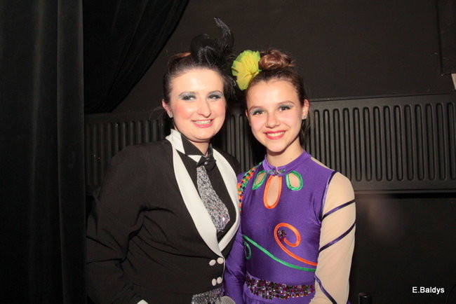 100 mażoretek na jednej scenie (zdjęcia)