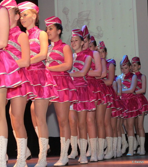 100 mażoretek na jednej scenie (zdjęcia)