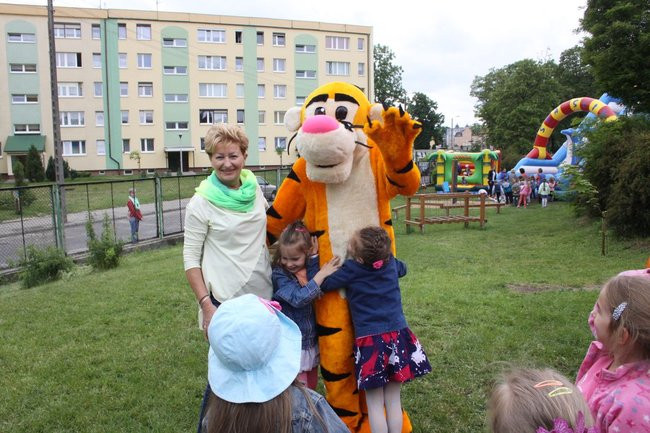 Seniorki w przedszkolu (zdjęcia)