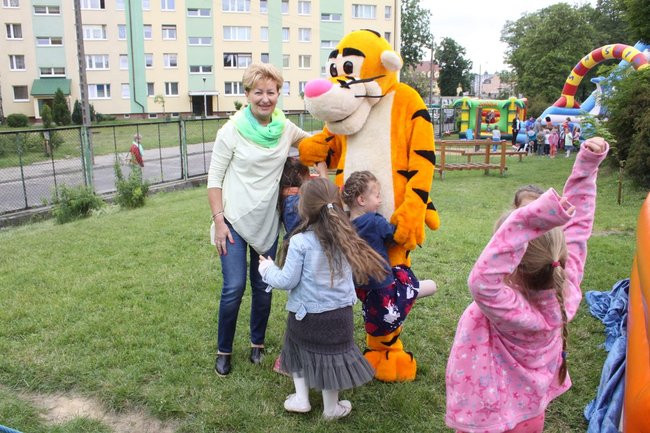 Seniorki w przedszkolu (zdjęcia)