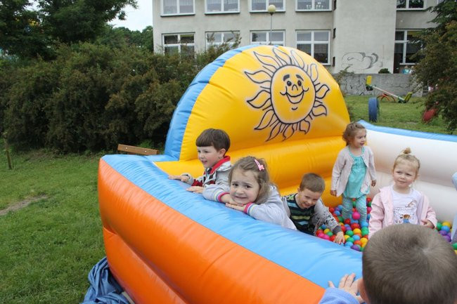 Seniorki w przedszkolu (zdjęcia)