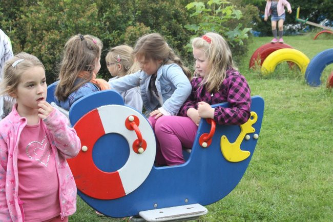 Seniorki w przedszkolu (zdjęcia)