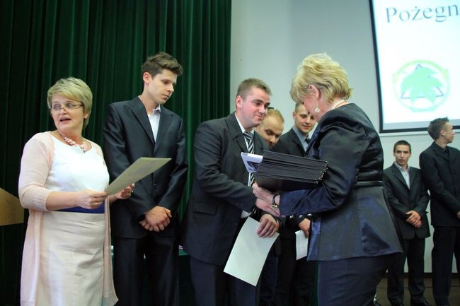 Pożegnanie absolwentów (zdjęcia)