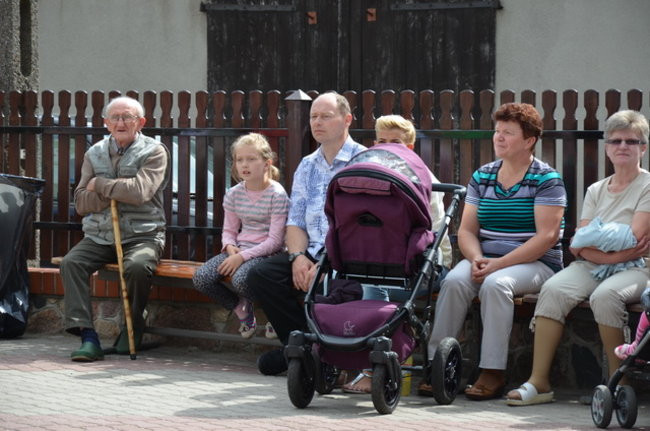 Miłość na festynie w Dłużynie (zdjęcia)