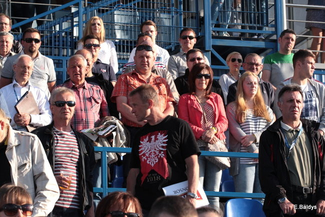 Kibice przepraszają prezesa Unii Leszno (zdjęcia)