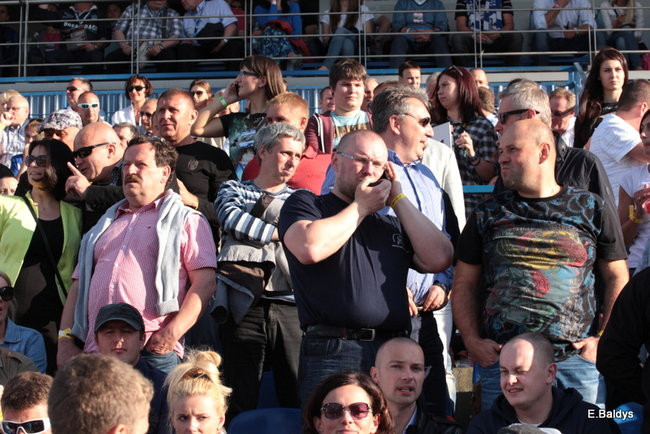 Kibice przepraszają prezesa Unii Leszno (zdjęcia)