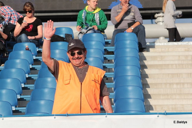 Kibice przepraszają prezesa Unii Leszno (zdjęcia)