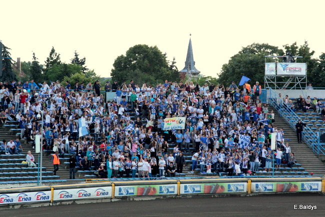 Kibice przepraszają prezesa Unii Leszno (zdjęcia)