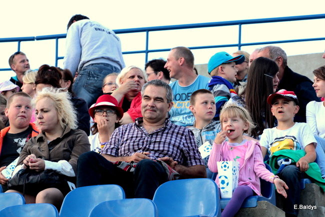 Kibice przepraszają prezesa Unii Leszno (zdjęcia)