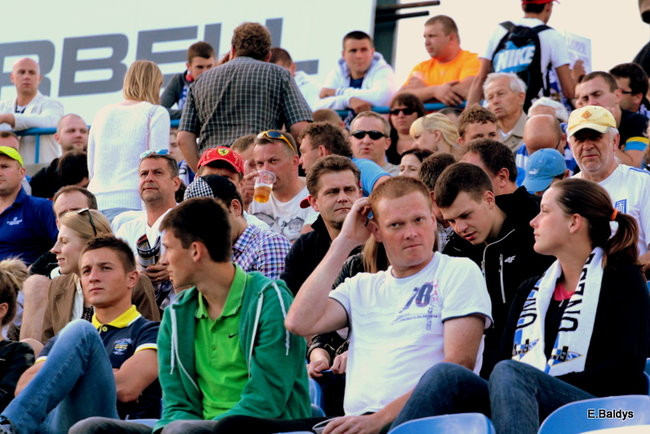 Kibice przepraszają prezesa Unii Leszno (zdjęcia)