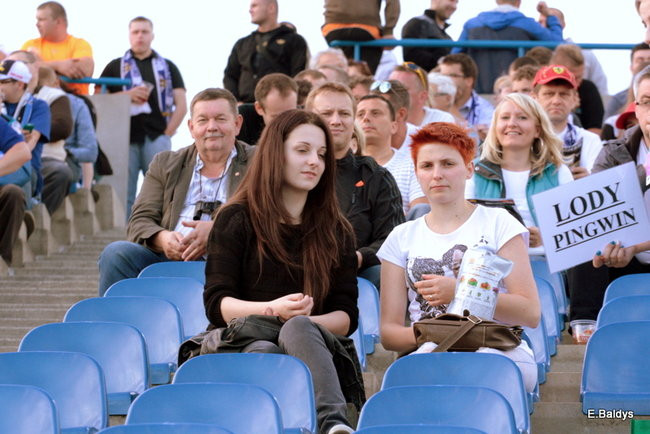 Kibice przepraszają prezesa Unii Leszno (zdjęcia)