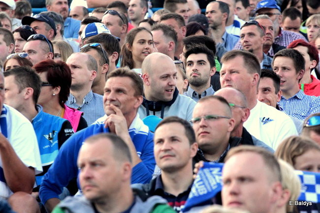 Kibice przepraszają prezesa Unii Leszno (zdjęcia)