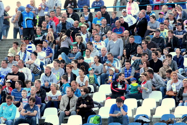 Kibice przepraszają prezesa Unii Leszno (zdjęcia)